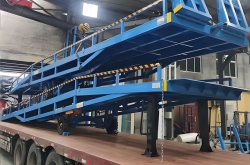 移動(dòng)登車橋裝車平臺(tái):提升裝卸效率的靈活解決方案